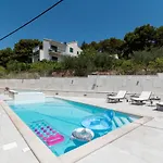 Apartman Lavandula With Heated Swimming Pool Trogir