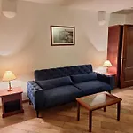 Apartmán Lavandula With Heated Swimming Pool