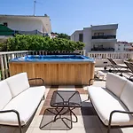 Lavandula With Heated Swimming Pool Apartman Trogir
