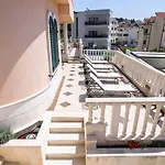 Apartman Lavandula With Heated Swimming Pool