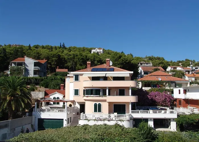 Lejlighed Lavandula With Heated Swimming Pool Trogir