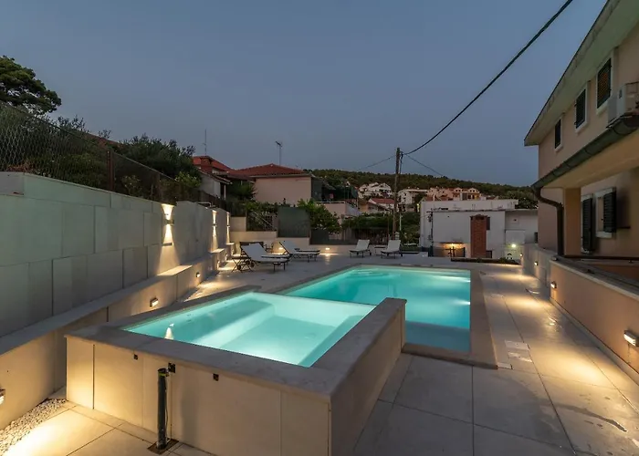 Lavandula With Heated Swimming Pool Lejlighed *