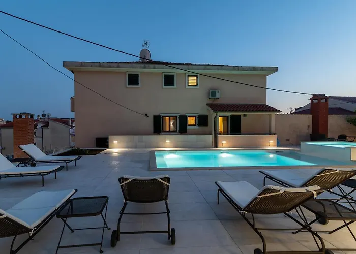 Lavandula With Heated Swimming Pool Διαμέρισμα