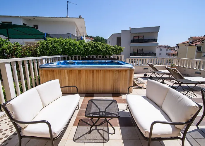 Lavandula With Heated Swimming Pool Lejlighed Trogir