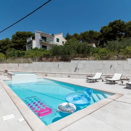 Apartamento Lavandula With Heated Swimming Pool Trogir