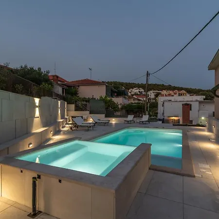 Lavandula With Heated Swimming Pool Apartamento *