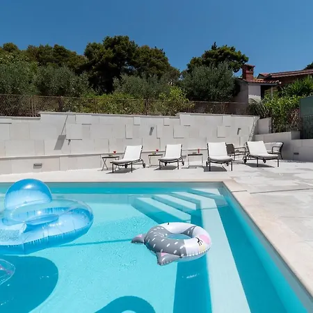 Lavandula With Heated Swimming Pool Διαμέρισμα *