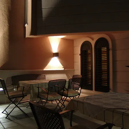 Apartment Villa Lavandula With Heated Swimming Pool *