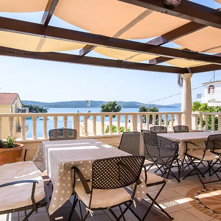Apartment Villa Lavandula With Heated Swimming Pool *