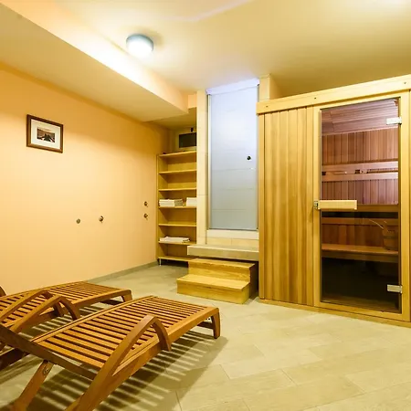 Apartamento Lavandula With Heated Swimming Pool