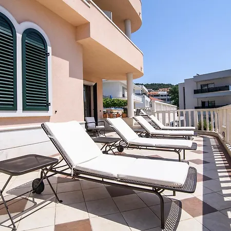 Apartamento Lavandula With Heated Swimming Pool *