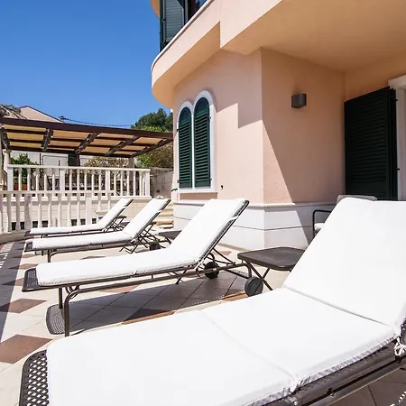 Lavandula With Heated Swimming Pool Apartamento Trogir