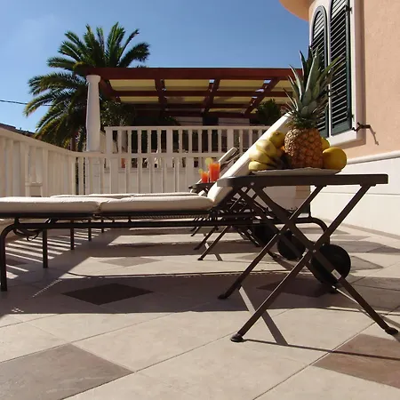 Apartamento Lavandula With Heated Swimming Pool Trogir
